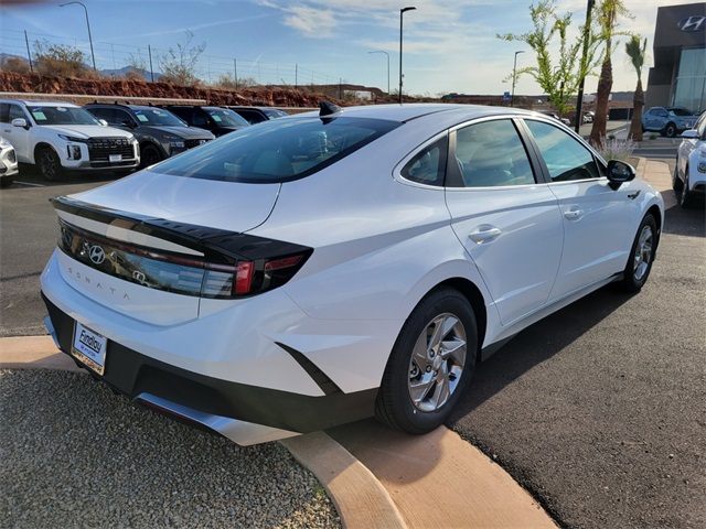 2025 Hyundai Sonata SE photo 3