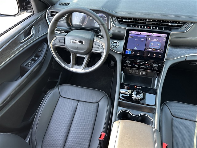 2025 Jeep Grand Cherokee Limited photo 18