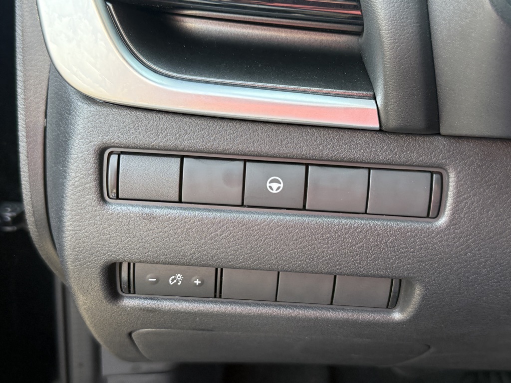 2021 Nissan Rogue SV photo 18