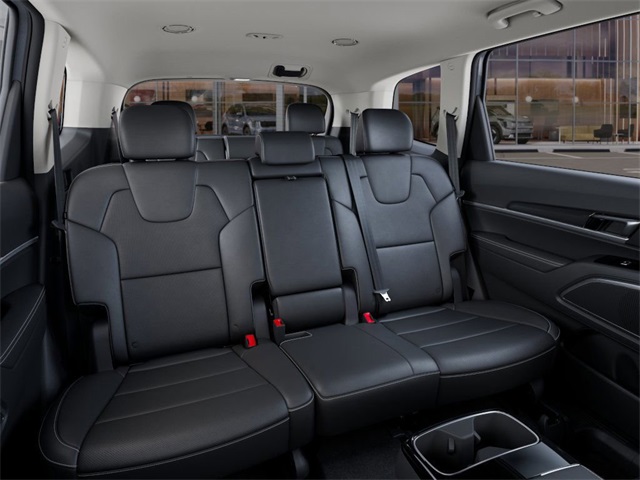 2025 Kia Telluride LX photo 14