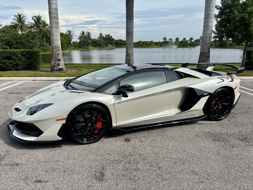 2020 Lamborghini Aventador SVJ Roadster photo 2