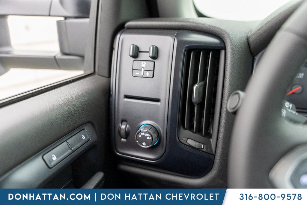 2023 Chevrolet Silverado 4500HD Work Truck photo 8
