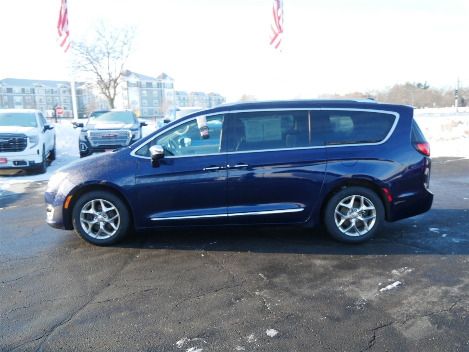 Used 2018 Chrysler Pacifica Limited with VIN 2C4RC1GG5JR141189 for sale in White Bear Lake, Minnesota