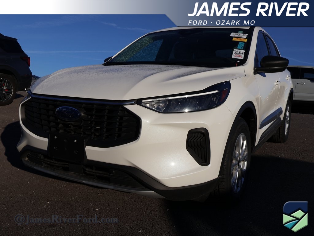 2023 Ford Escape Base's photo