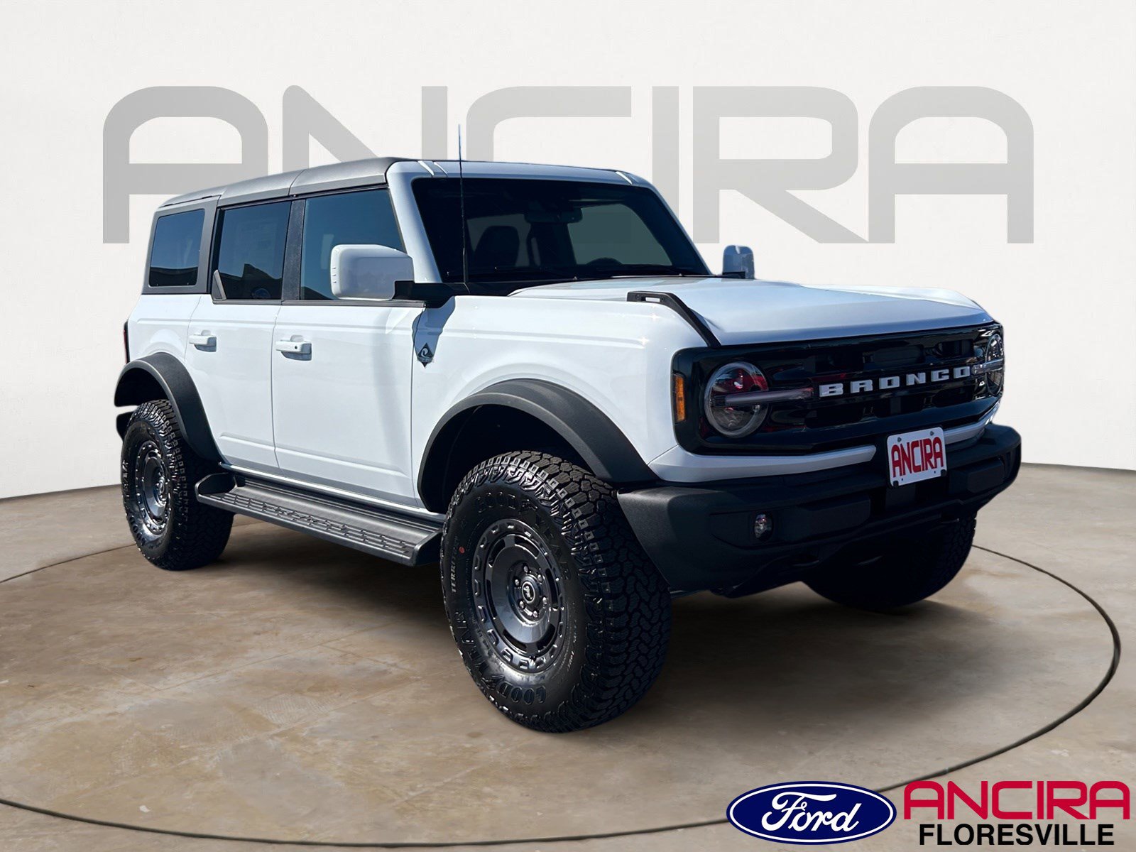2025 Ford Bronco 4-Door Outer Banks's photo