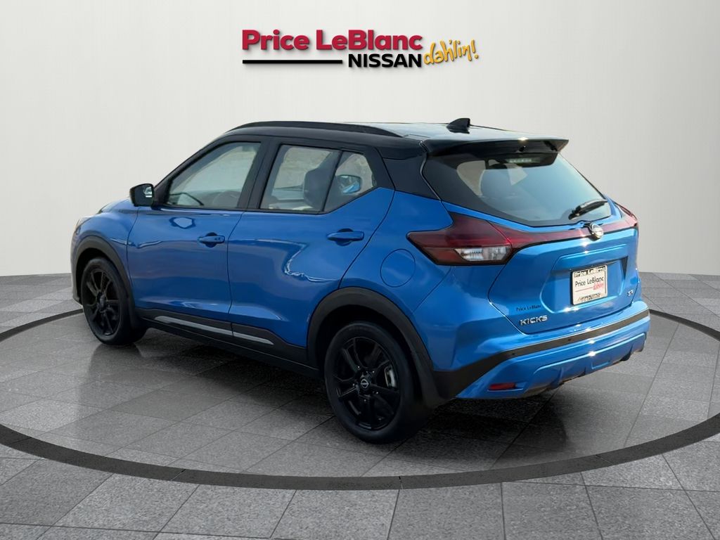 2023 Nissan Kicks SR photo 4