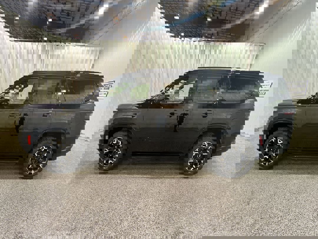 2025 Jeep Wagoneer Series II Overland photo 2