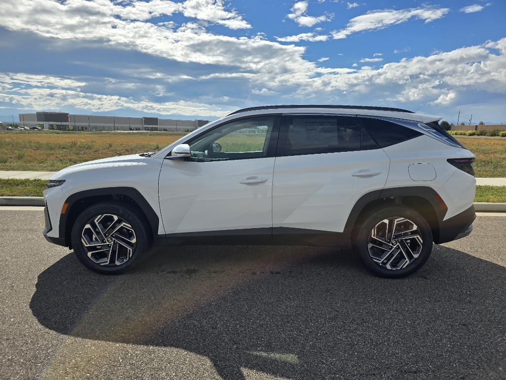 2025 Hyundai Tucson Hybrid Limited photo 2