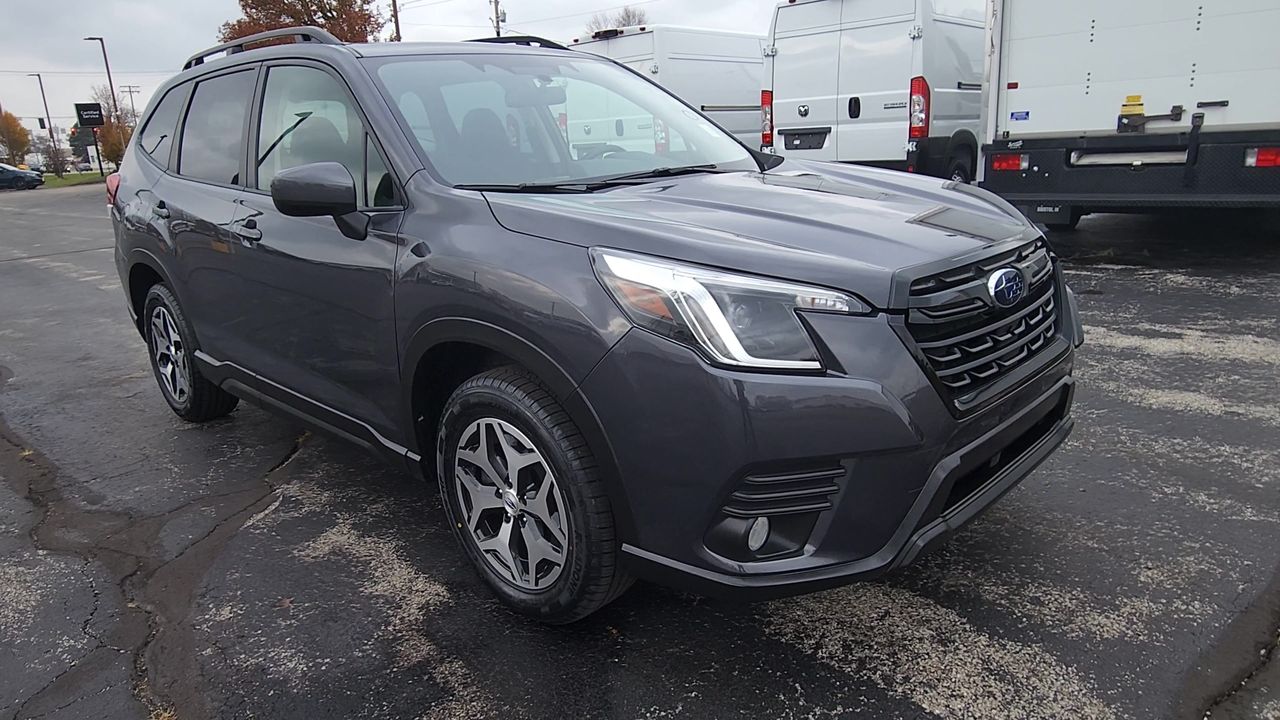 2023 Subaru Forester Premium photo 2