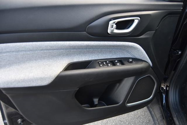 2024 Jeep Compass Latitude photo 12