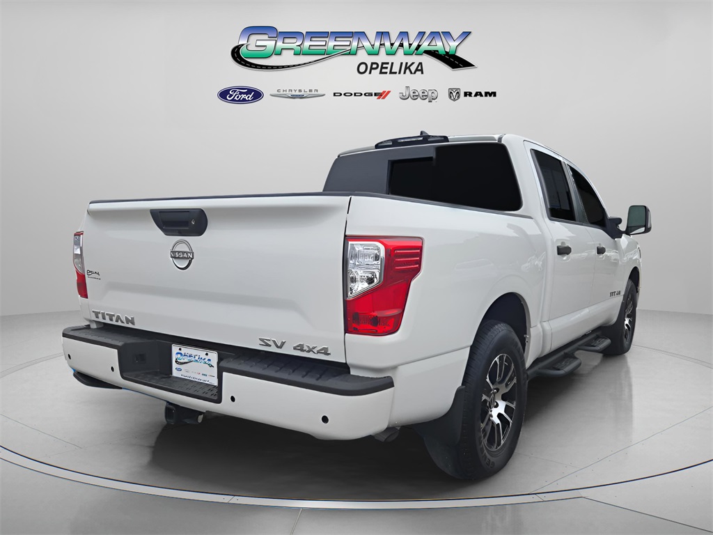 2024 Nissan Titan SV photo 2