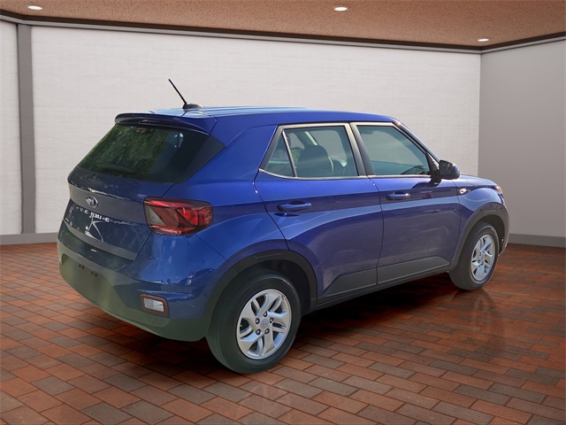 2025 Hyundai Venue SE photo 3