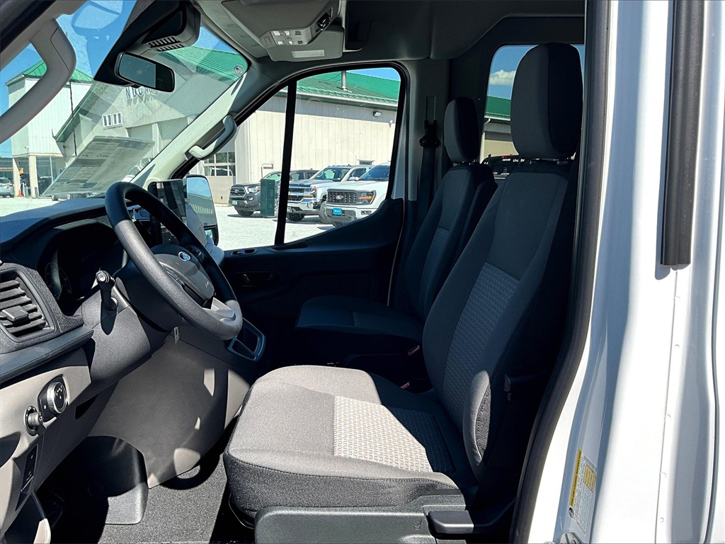 2025 Ford Transit photo 4