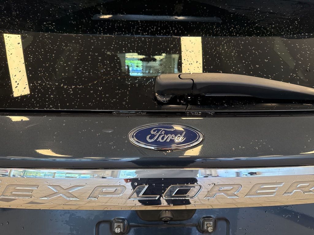 2022 Ford Explorer XLT photo 8