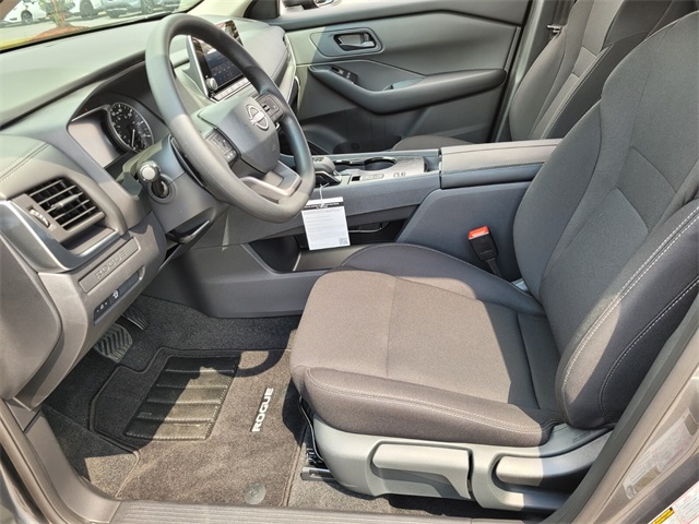 2026 Nissan Rogue S photo 9