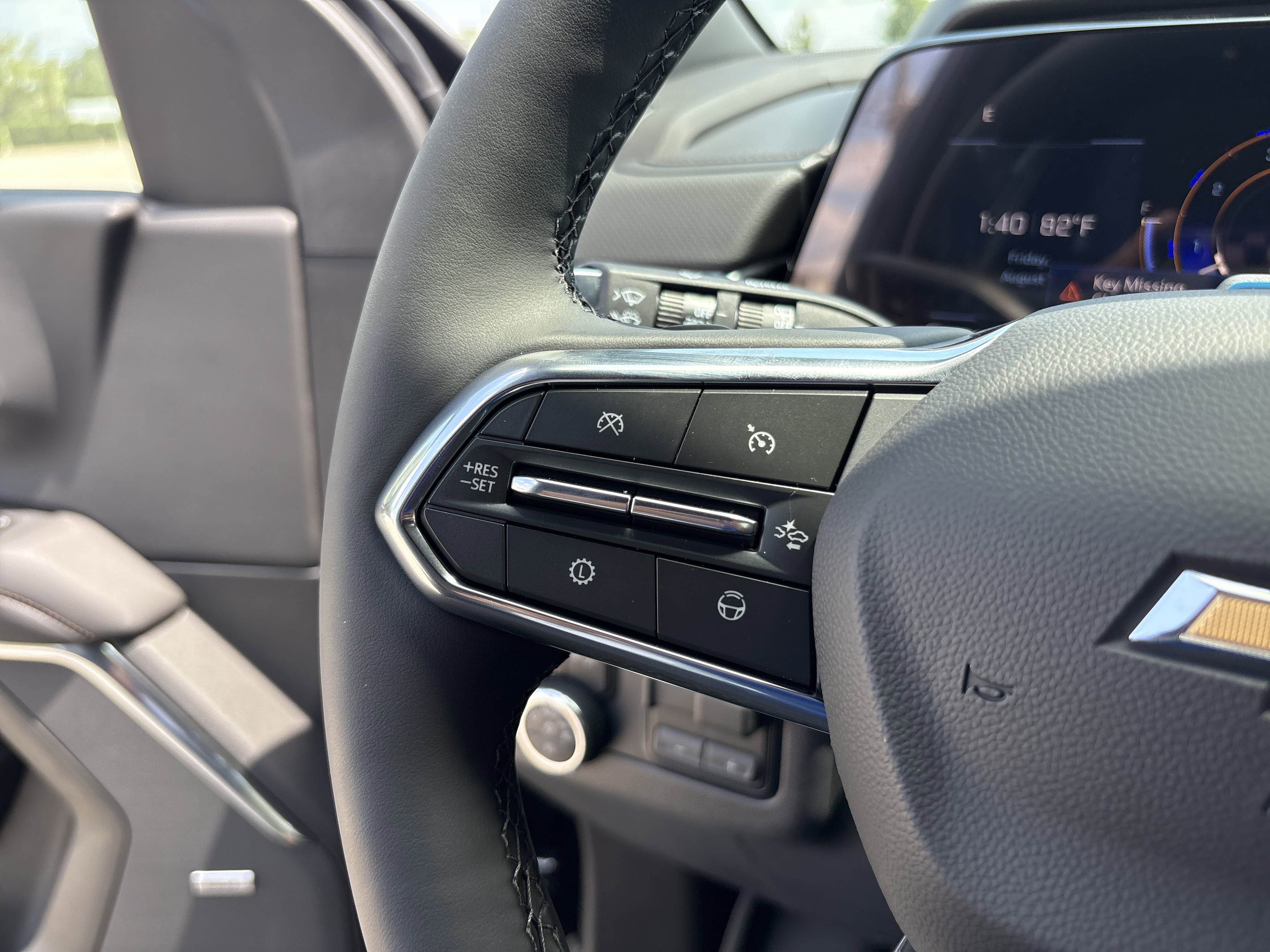 2025 Chevrolet Tahoe High Country photo 2