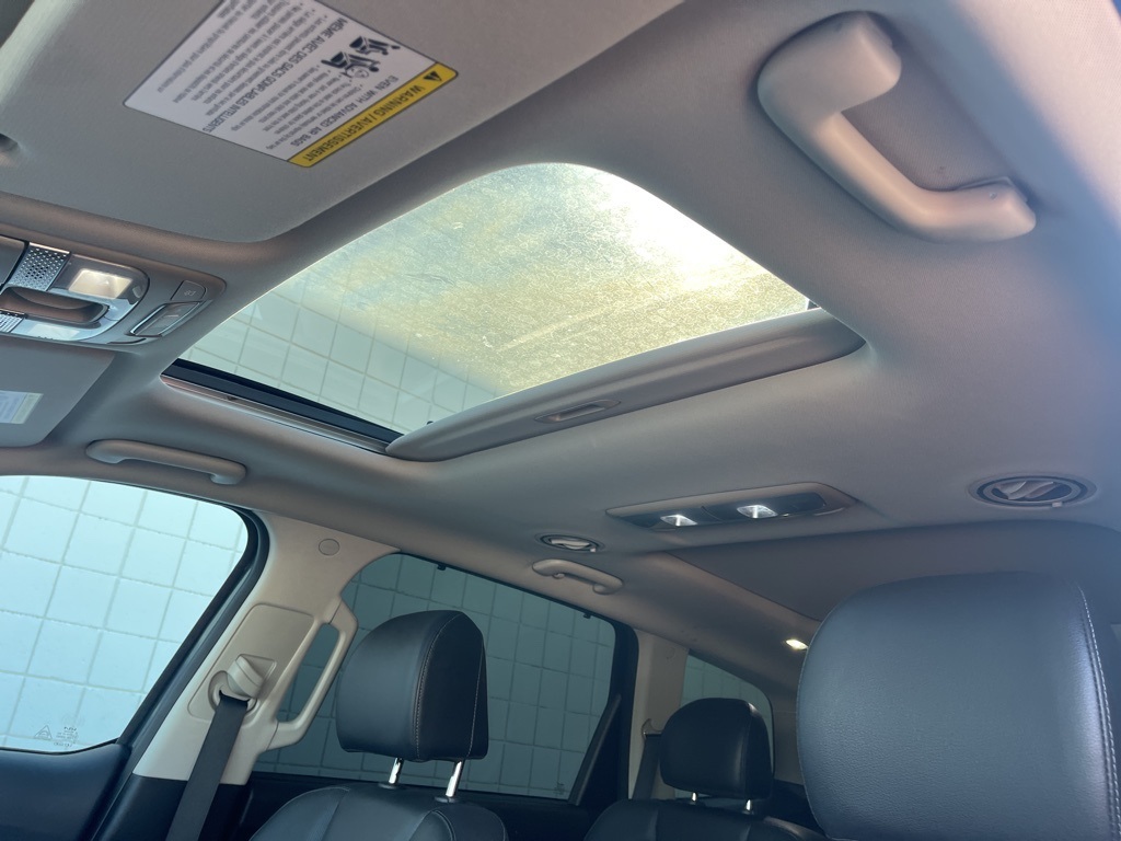 2022 Kia Telluride SX photo 2