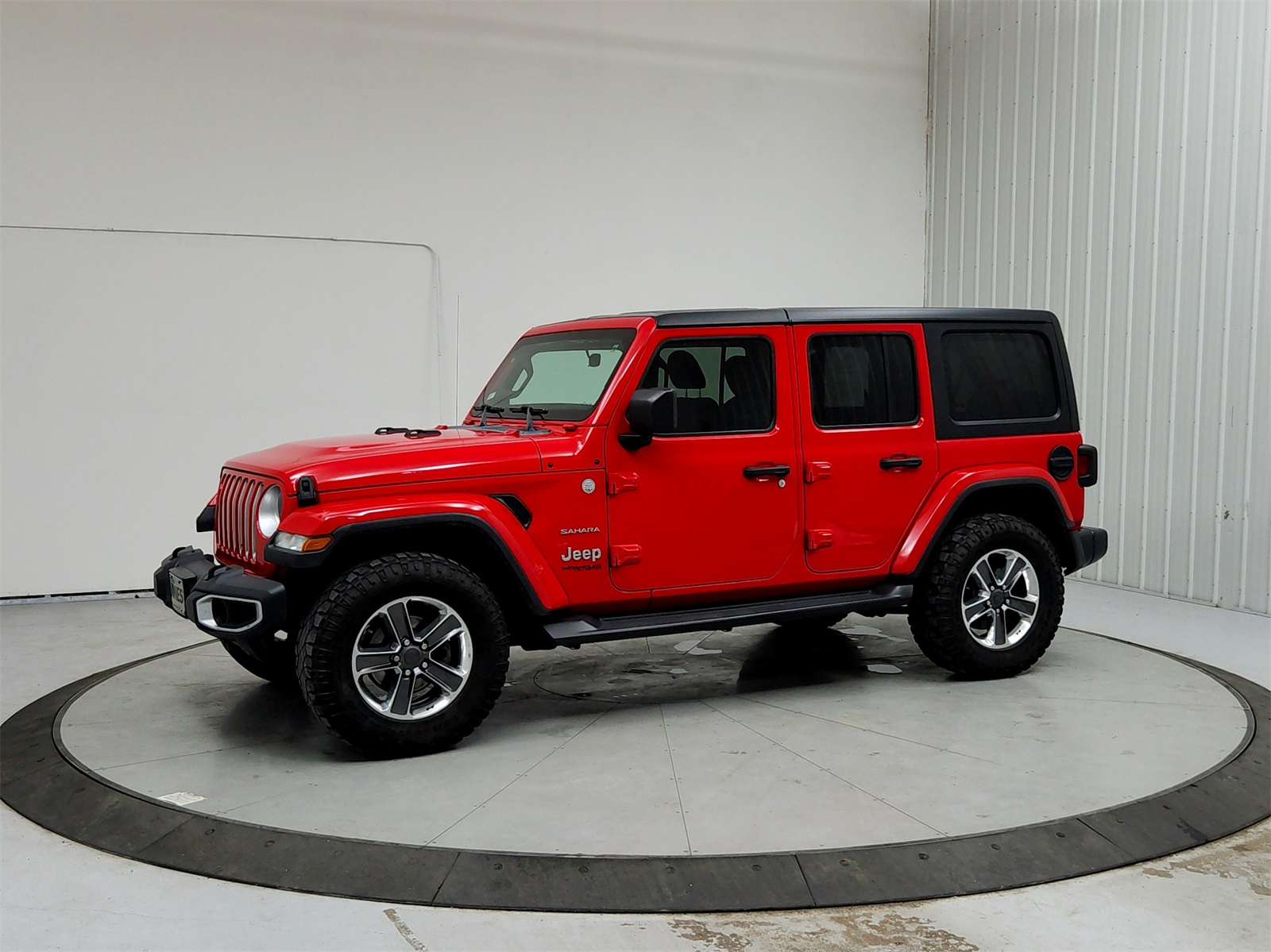 2020 Jeep Wrangler Unlimited Sahara photo 3