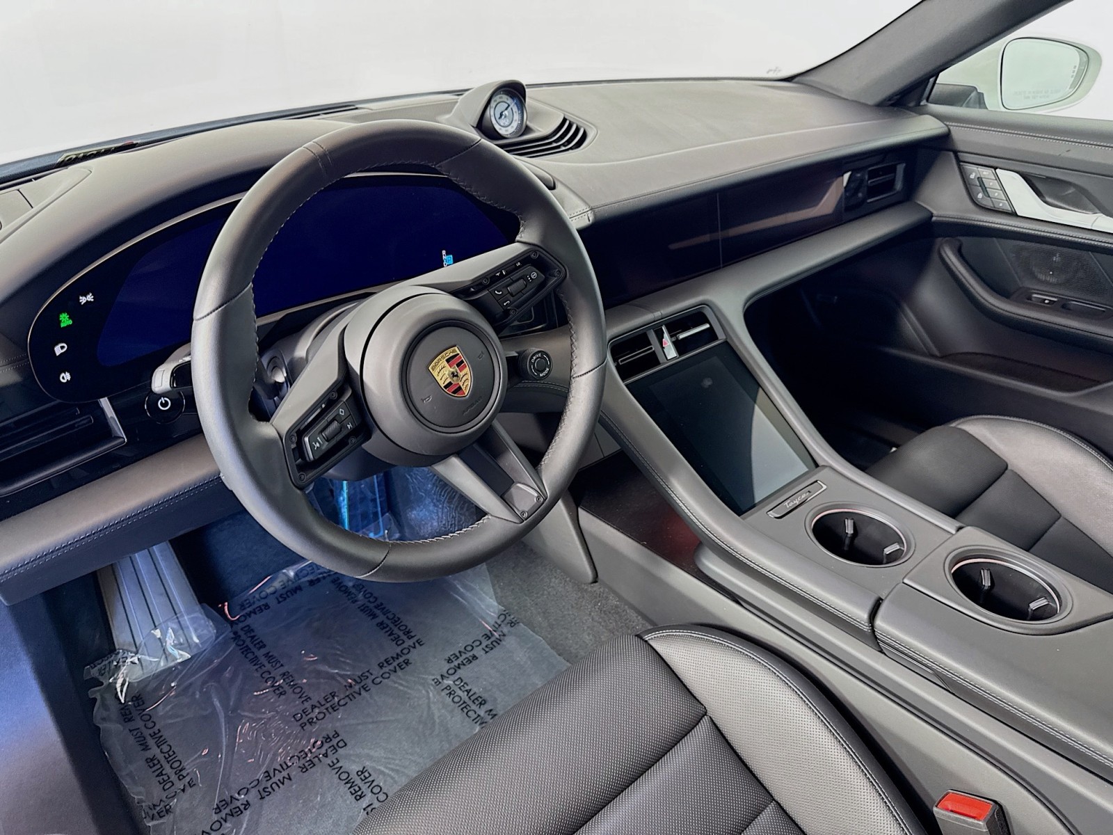2025 Porsche Taycan 4S photo 4