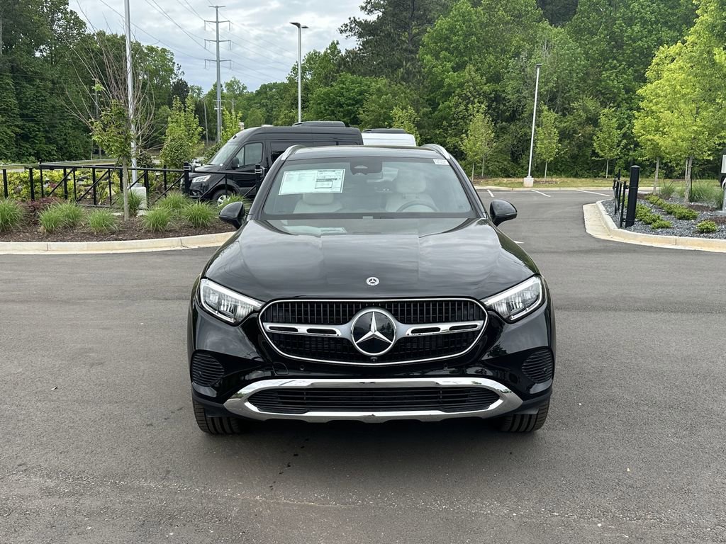 2025 Mercedes Benz GLC 300 4MATIC photo 3