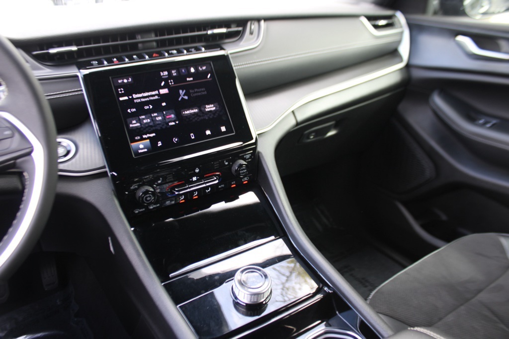 2023 Jeep Grand Cherokee Altitude photo 15