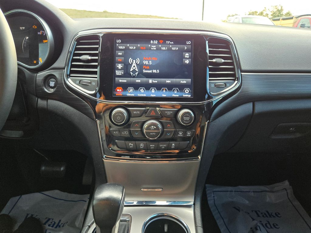 2022 Jeep Cherokee Laredo X photo 16
