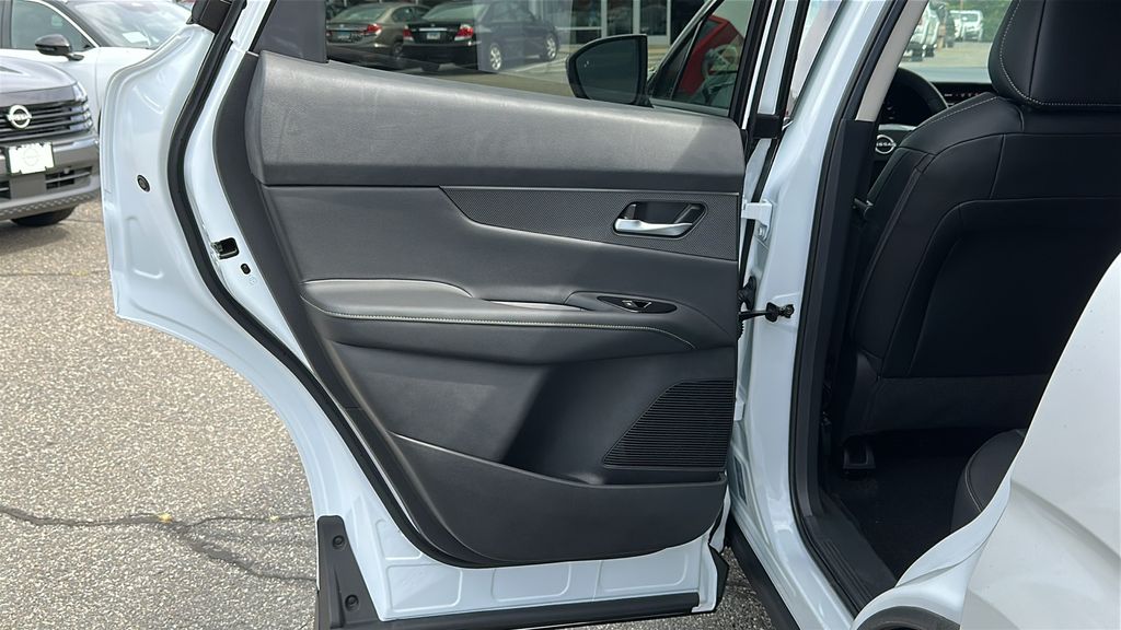 2025 Nissan Murano SV photo 46