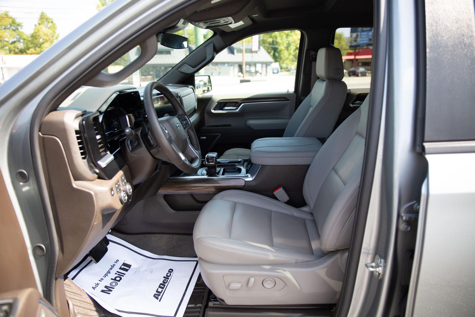 2025 Chevrolet Silverado 1500 RST photo 22