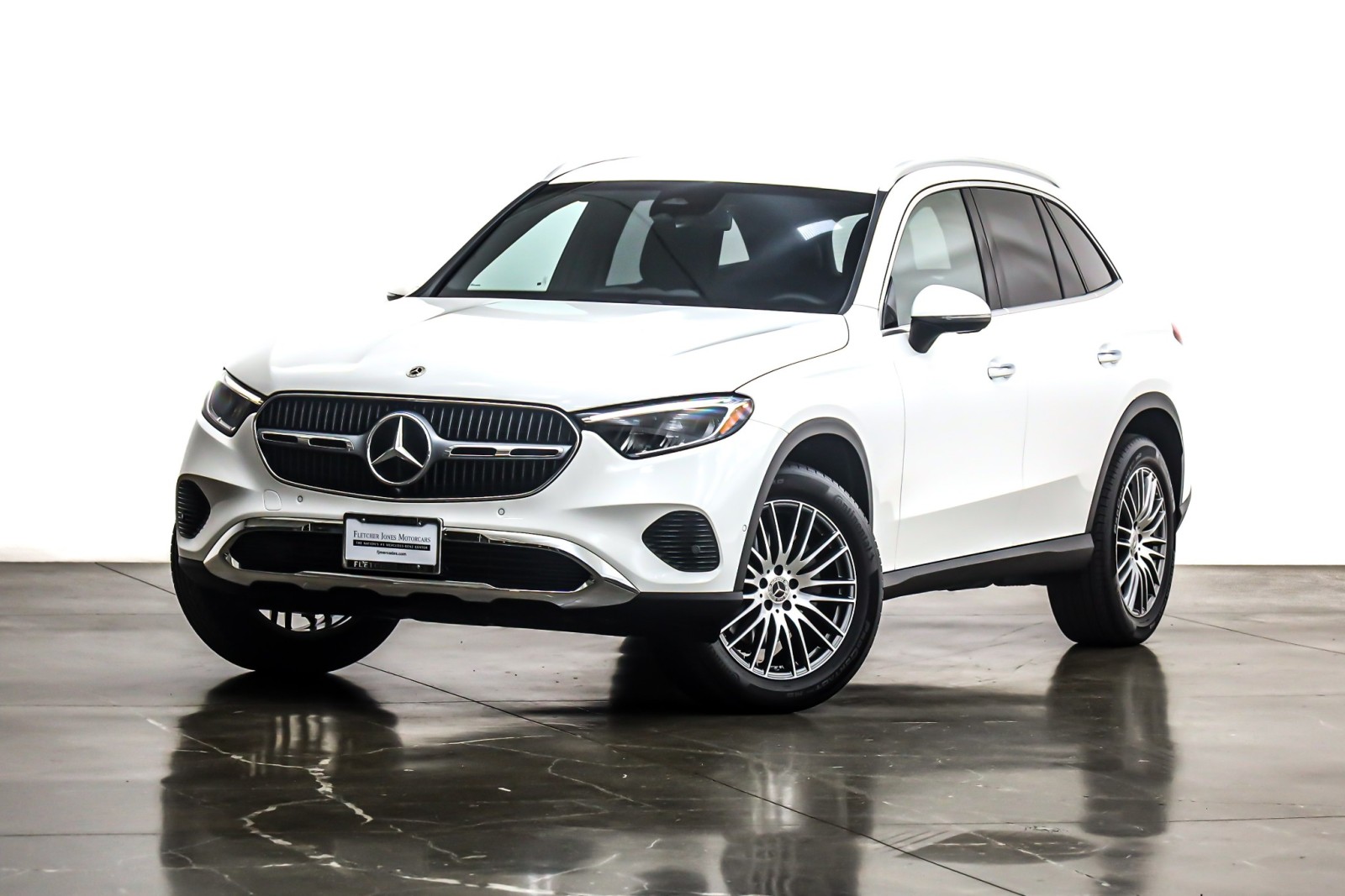 2025 Mercedes-Benz GLC Base's photo