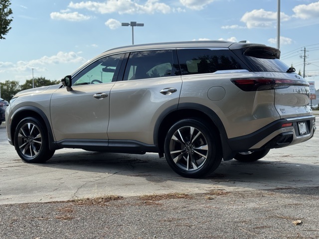 2023 Infiniti QX60 Luxe photo 3