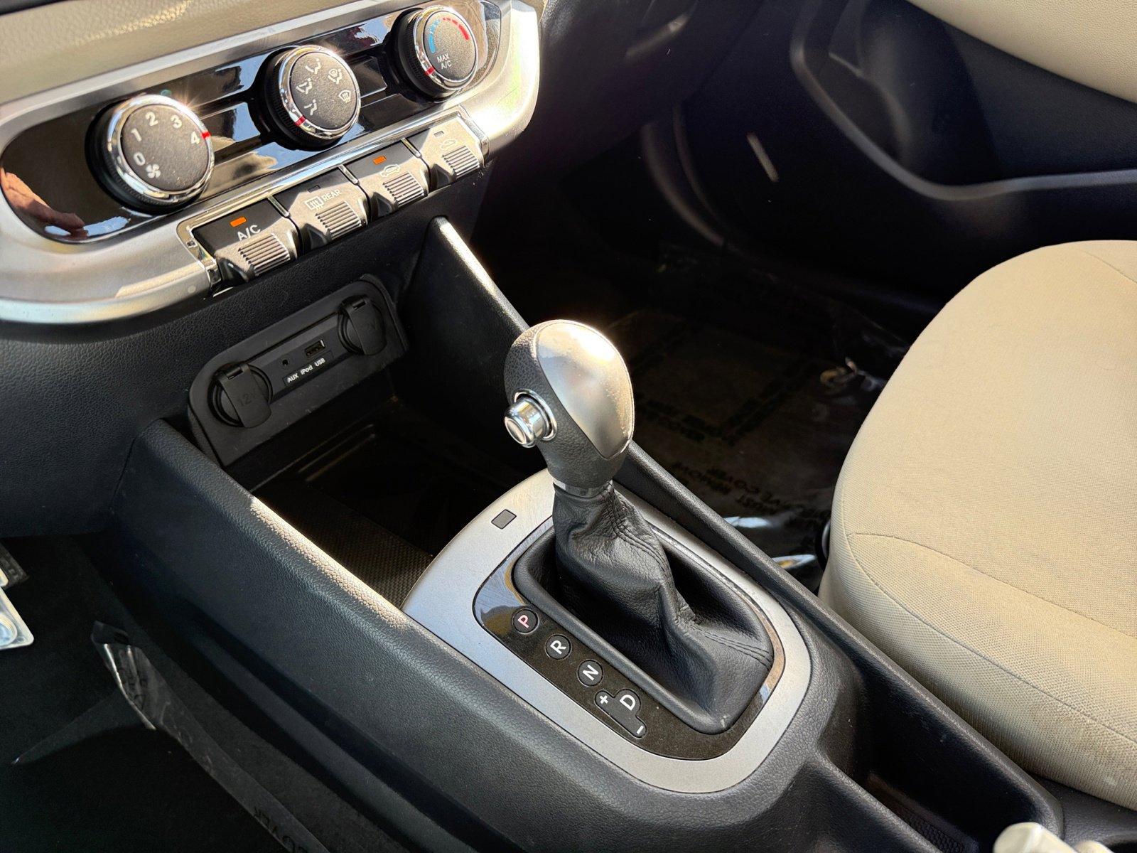 2012 Kia Rio LX photo 13