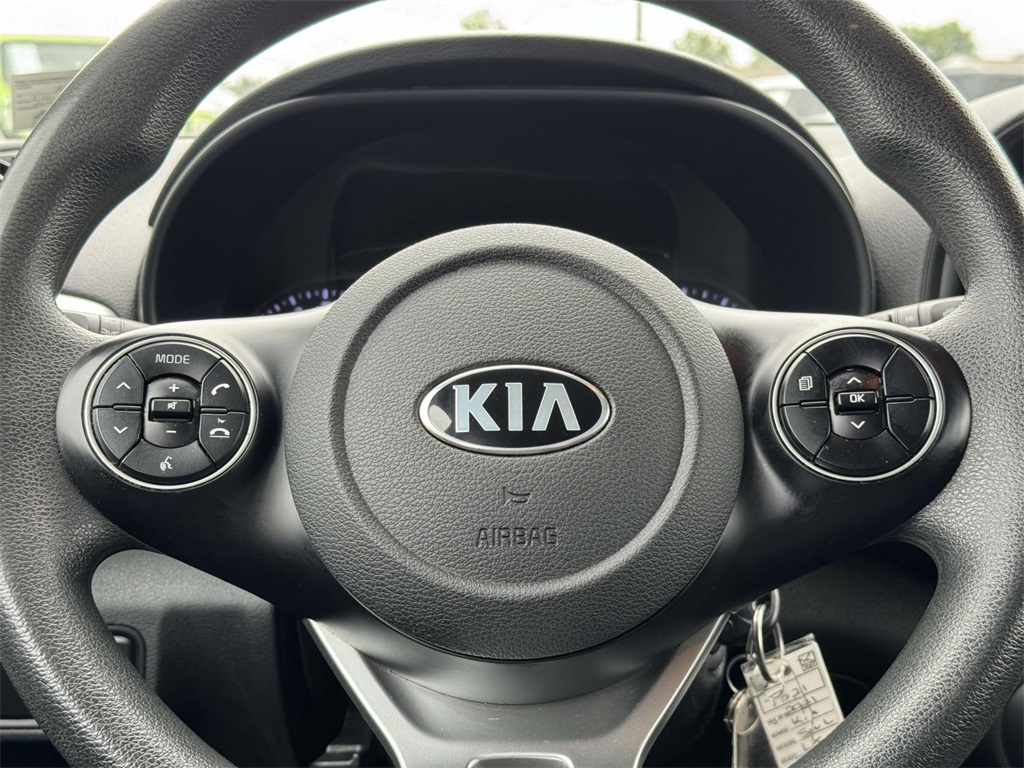 2021 Kia Soul LX photo 13