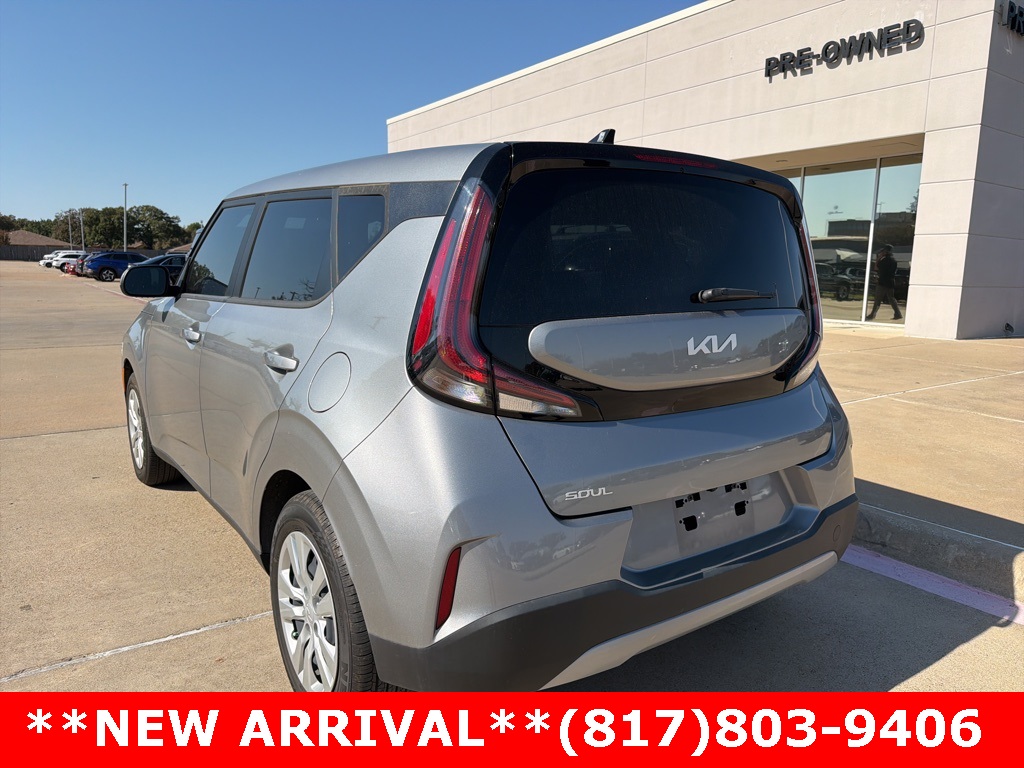 2023 Kia Soul LX photo 4