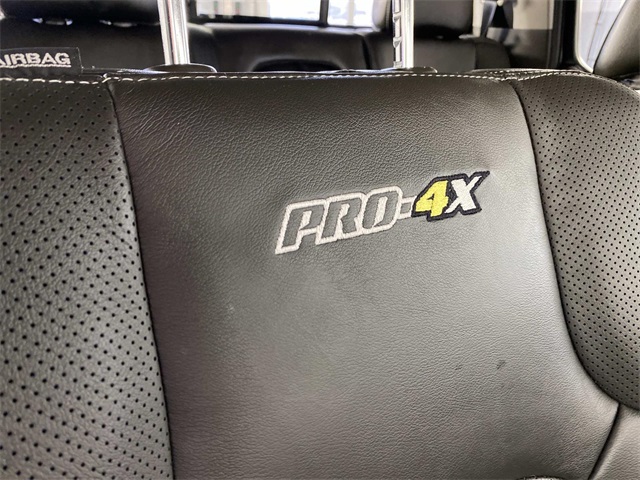 2021 Nissan Frontier PRO-4X photo 12