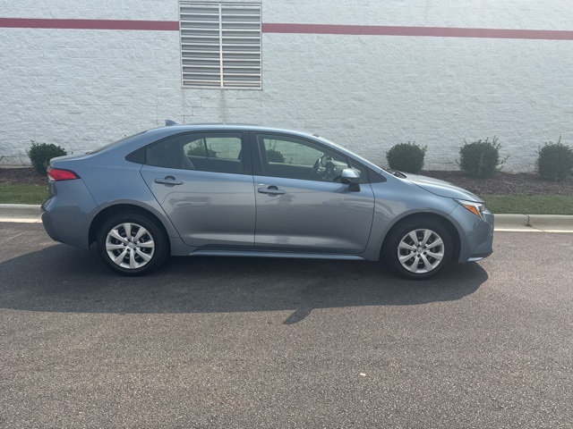 2024 Toyota Corolla Hybrid LE photo 3