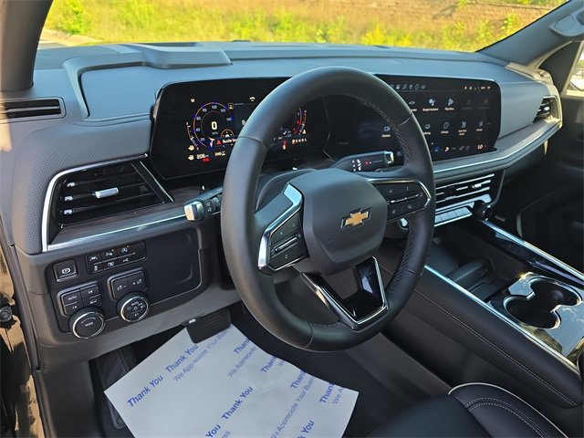 2025 Chevrolet Suburban Premier photo 16