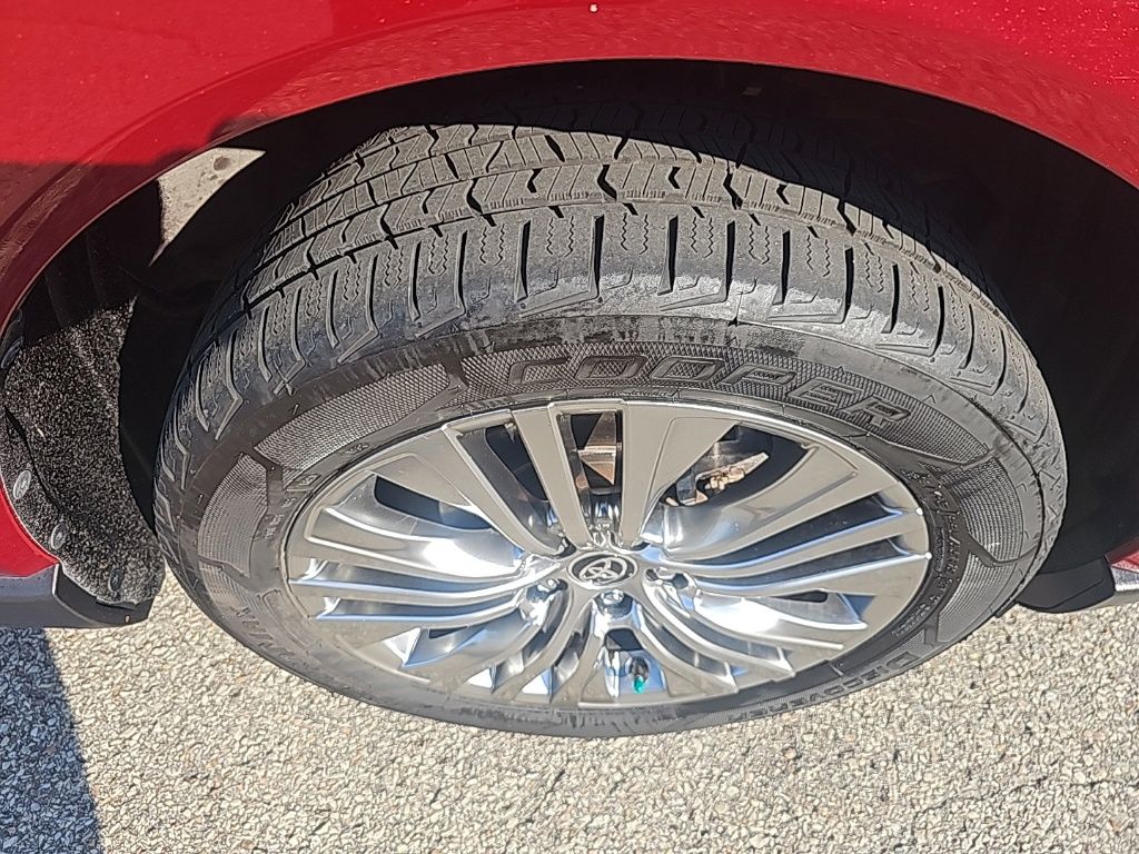 2021 Toyota Venza XLE photo 34
