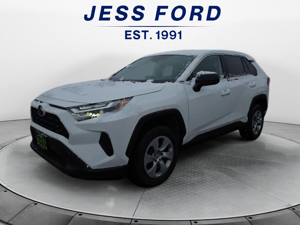 2024 Toyota RAV4 LE's photo