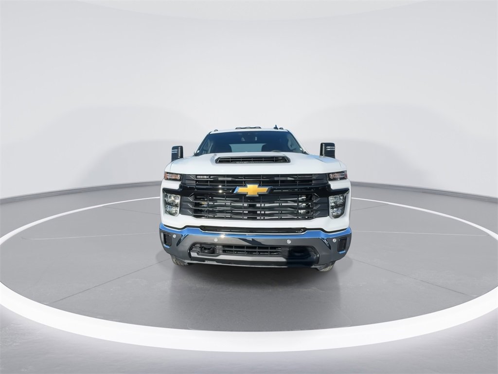 2026 Chevrolet Silverado 3500HD photo 3