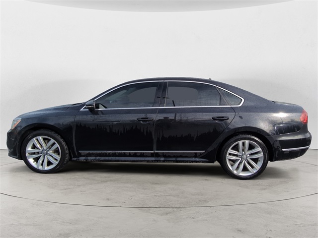 2017 Volkswagen Passat SE photo 3