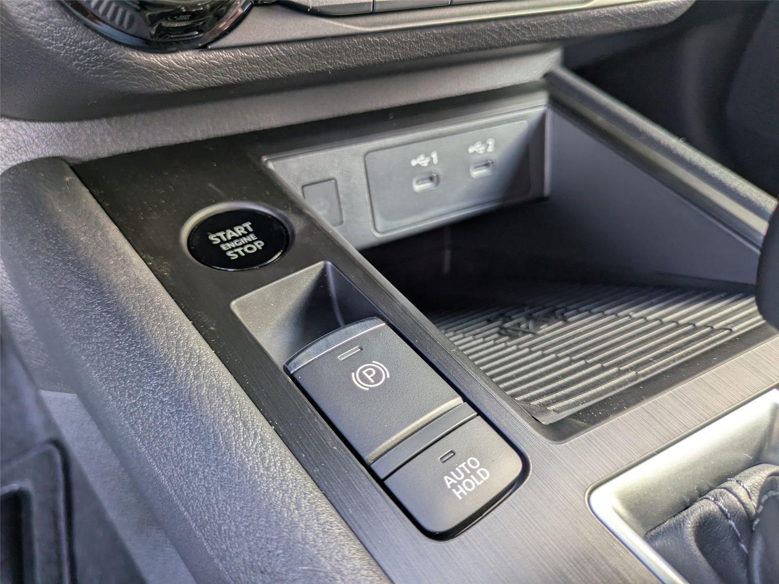 2026 Nissan Kicks SV photo 19