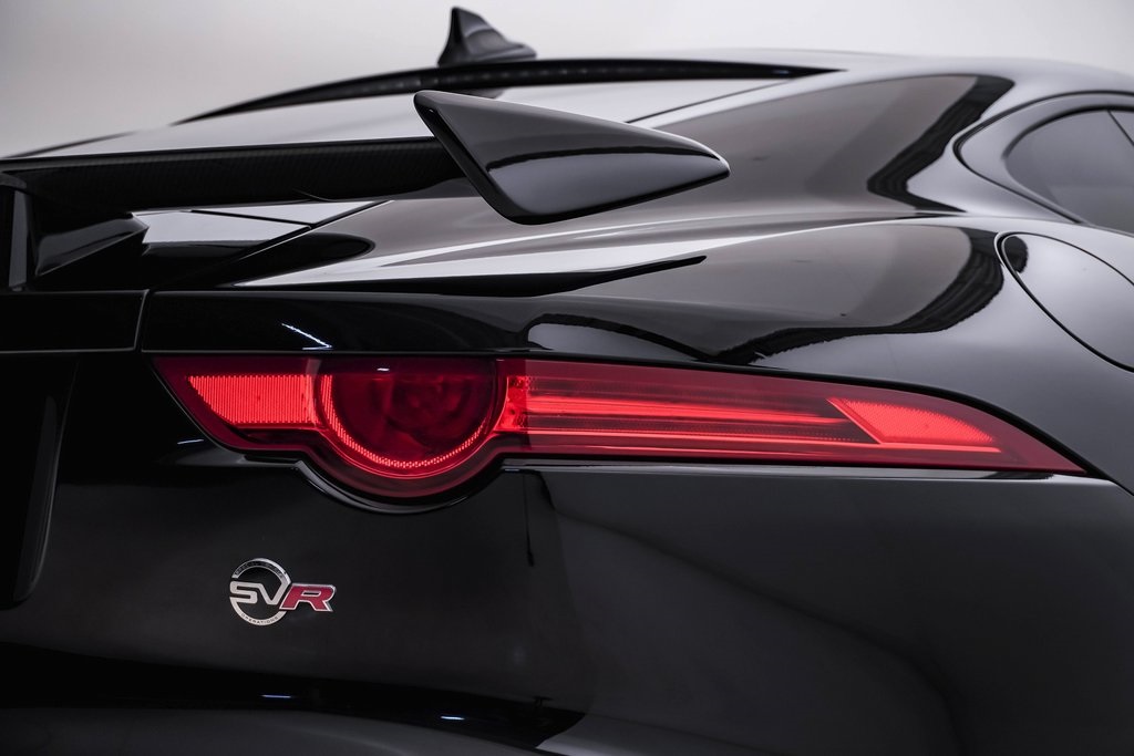 2017 Jaguar F-TYPE SVR photo 12