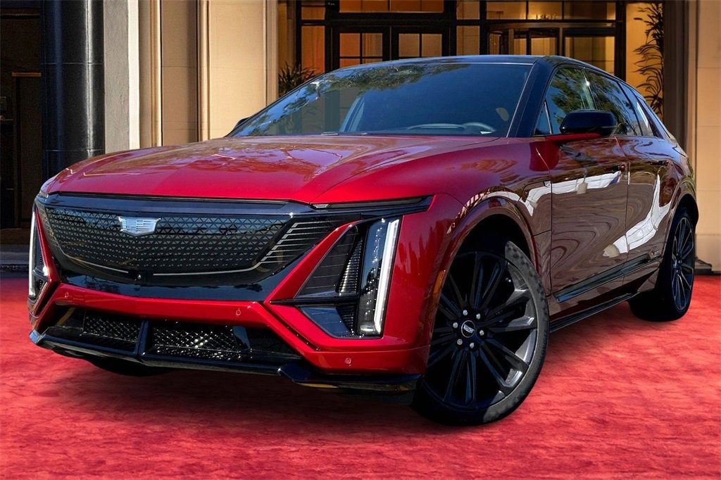 2026 Cadillac LYRIQ V's photo