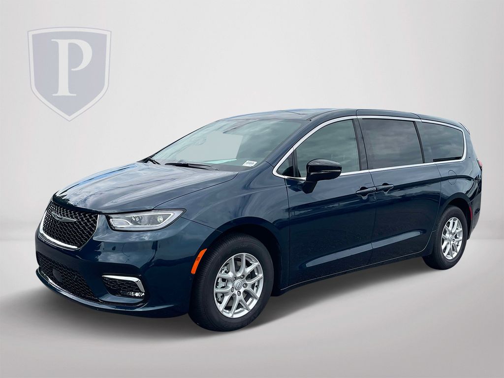 2025 Chrysler Pacifica photo 3