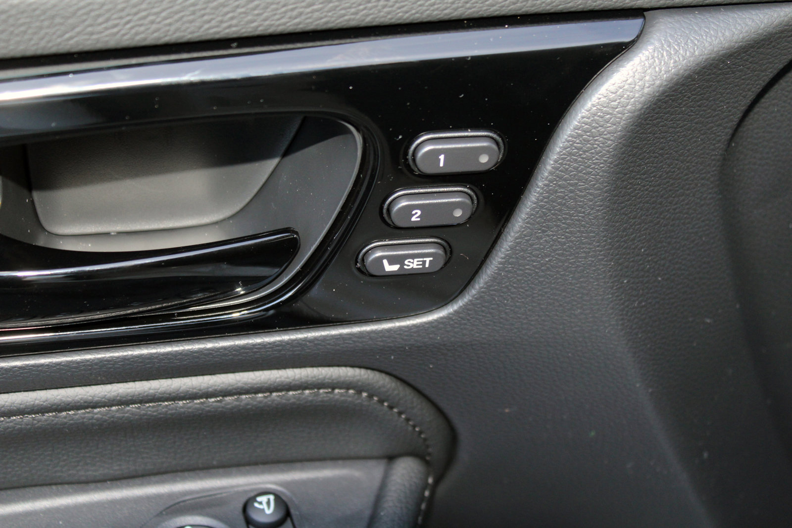 2025 Honda Odyssey Elite photo 6