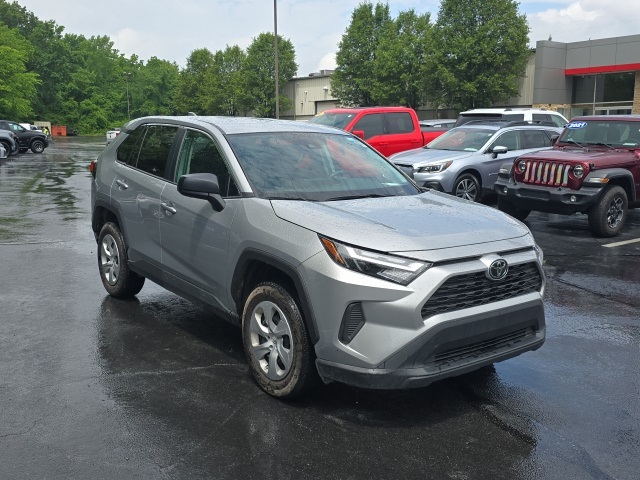 2024 Toyota RAV4 LE photo 2