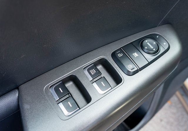 2020 Kia Sportage LX photo 12