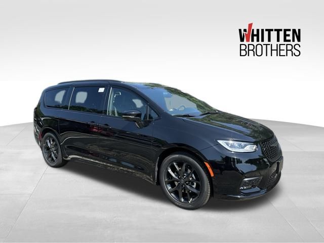 NEW 2025 CHRYSLER PACIFICA LIMITED