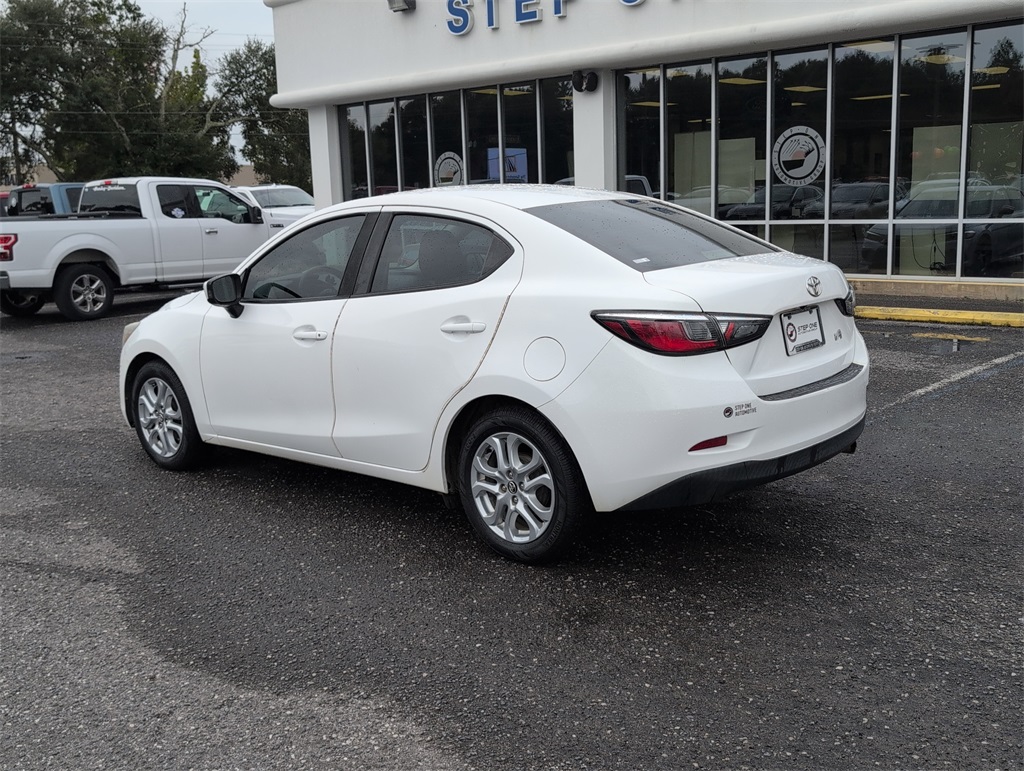2017 Toyota Yaris iA Base photo 7