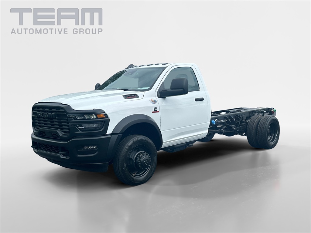 2025 Ram 4500 Tradesman photo 2